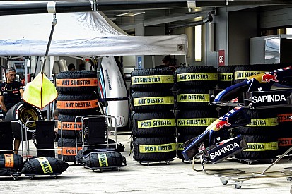 Furcsa dolog történt a Williamsnél: a gumipaplan megfőzte Bottas abroncsait