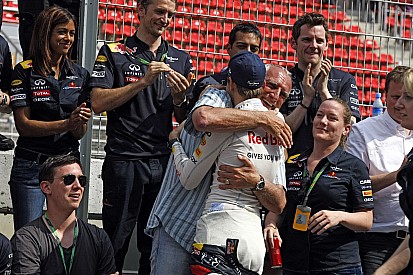 Rengeteg pénzt nyer Vettel távozásával a Red Bull, melynek tulajdonosa nem bánkódik a négyszeres bajnok elvesztése miatt