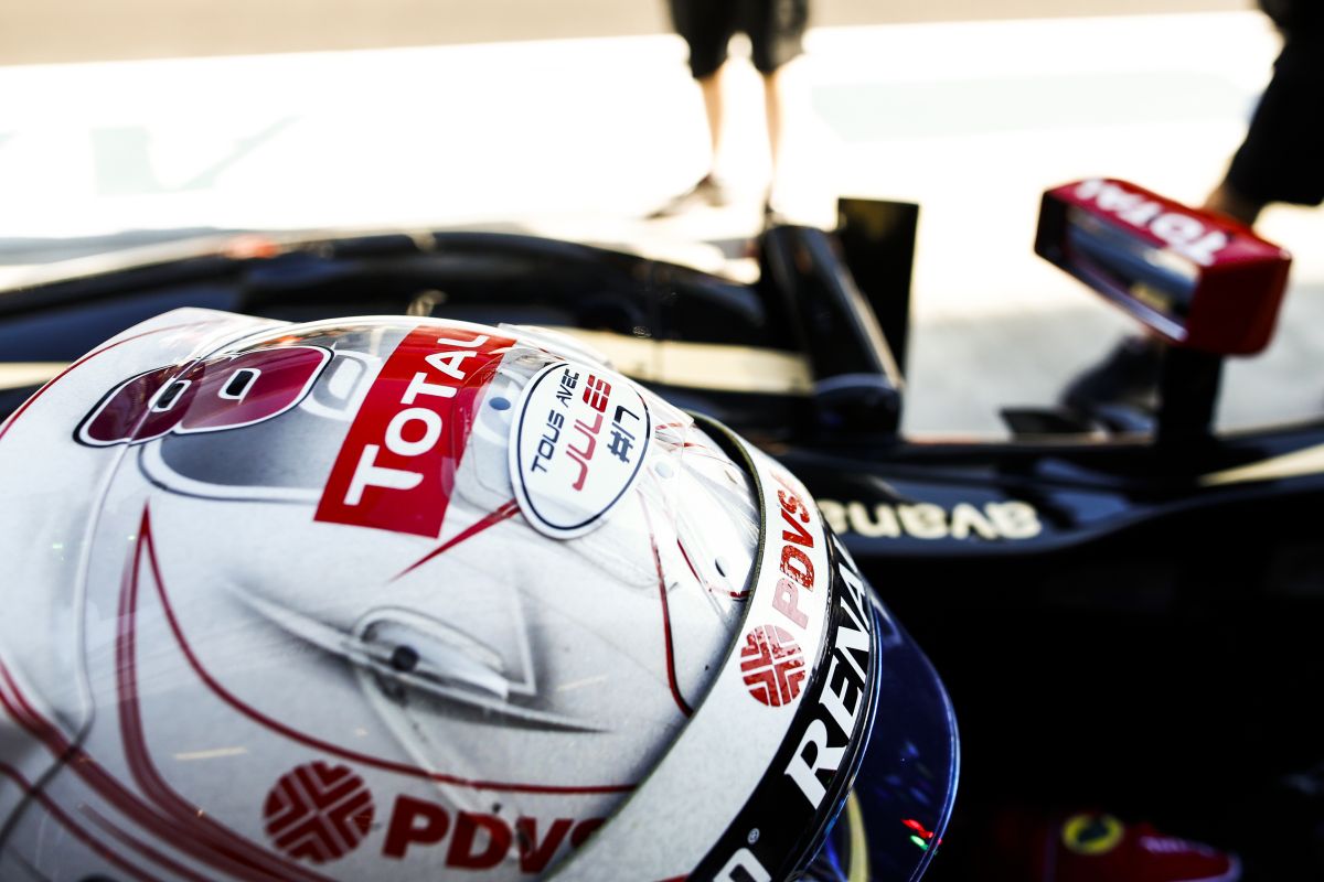 Grosjean: az autó vezethetetlen és még egy barátunkat is elveszítjük