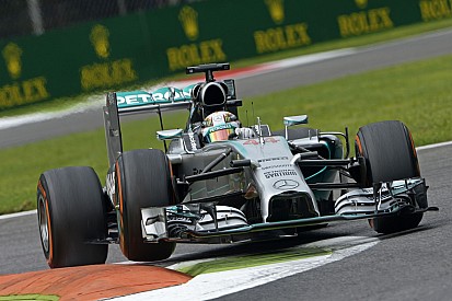 Briatore szerint az a biztos, ha a Mercedes beáll Rosberg mögé, és Hamilton lesz a másodszámú