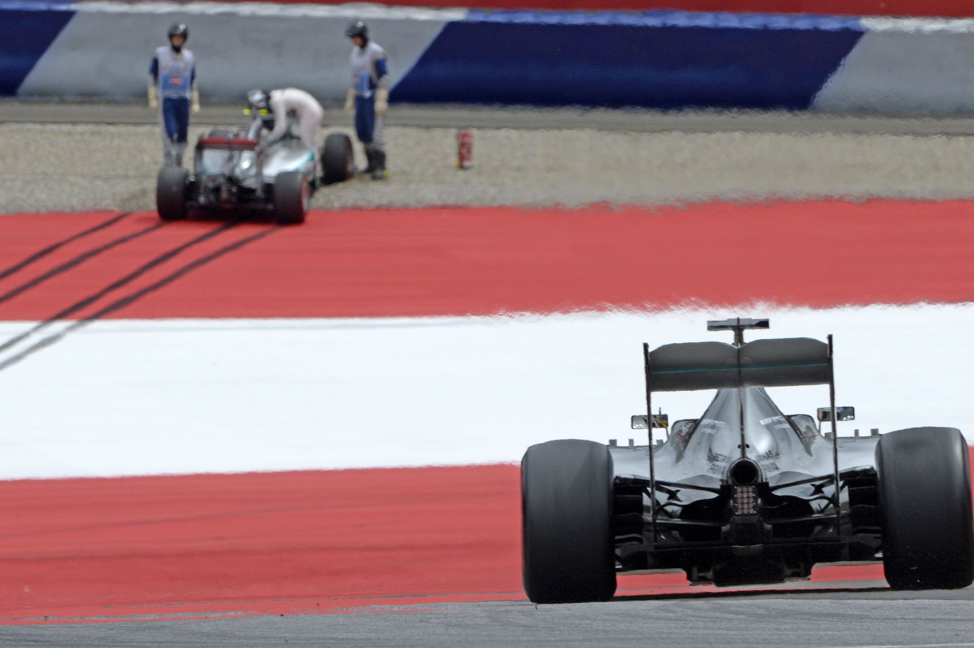Hamilton ezzel a körrel szerezte meg a polet-a Red Bull Ringen