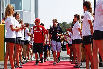 Vettel boldog ott, ahol van - Alonso biztosan nem versenyez a Red Bullnál