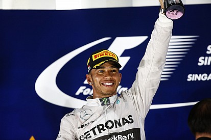 Hamilton beérné Sennát