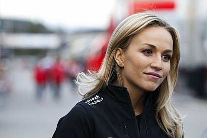 A Lotus állítja, hogy Carmen Jorda nem csak reklámfogás - hiszen a jelenléte jót tesz a Forma-1-nek...