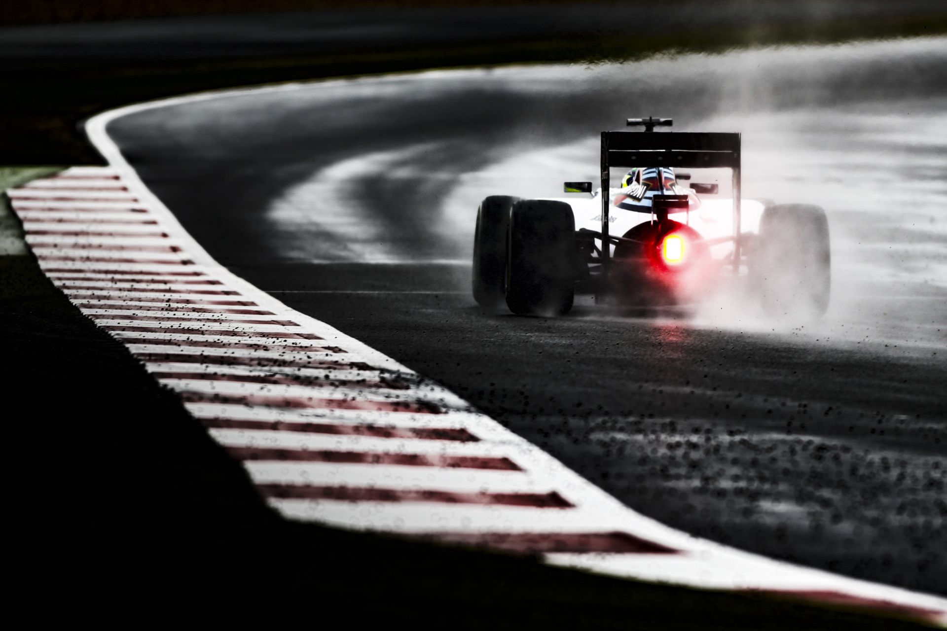 Brit Nagydíj 2014: Kövesd ÉLŐBEN a versenyt Silverstone-ból (14:00)