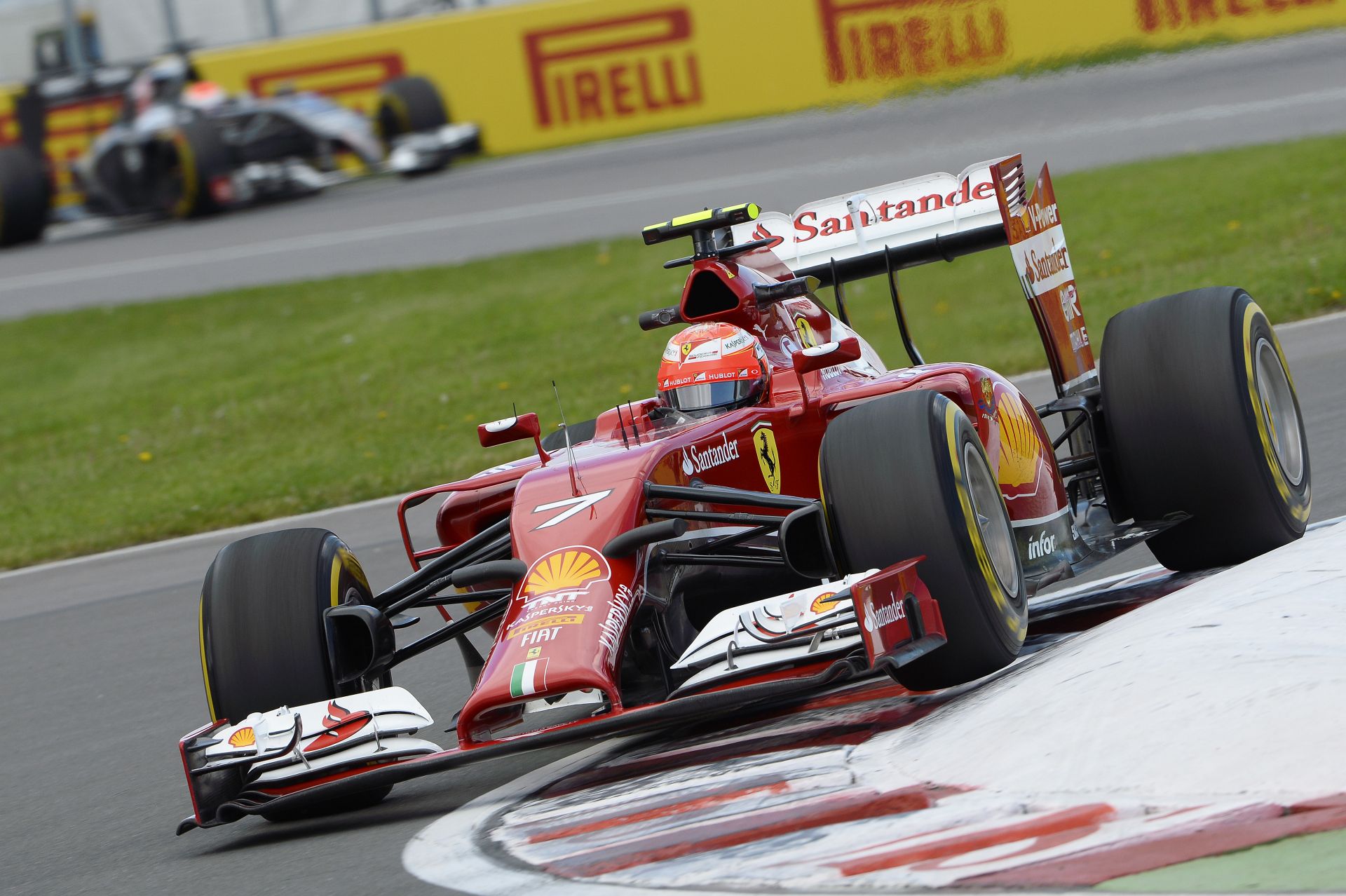 Videón Raikkönen brutális becsapódása a rajtot követően: Silverstone