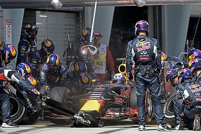 Semmit sem jelent, hogy a Ferrari kört adott a Red Bullnak: totyogtak az RB11-nek