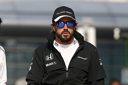 Alonso: Raikkönen ideges volt, mert nagyon lassúak vagyunk, de ez csak egy pillanatnyi állapot!