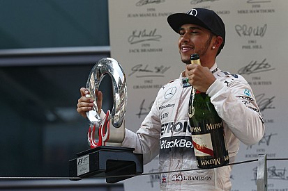 Hamilton újabb „pofont” osztana ki Rosbergnek, aki rendet akar tenni a fejében