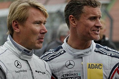 Táblamagazin: Raikkönen bajban, Alonso egyelőre túl gyors