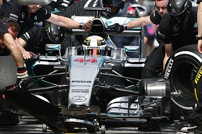 A Mercedes boldog, de még nem dőlnek hátra