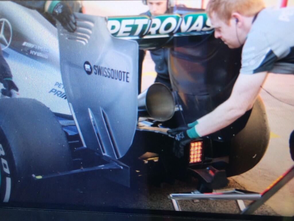 Nevetségesen néz ki a Mercedes „trombitás” kipufogója? Újabb pofon a Forma-1-nek