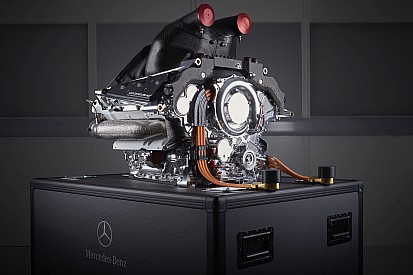 A Mercedes még nem tudja, mi legyen a zsetonokkal, közben üdv a Hondának