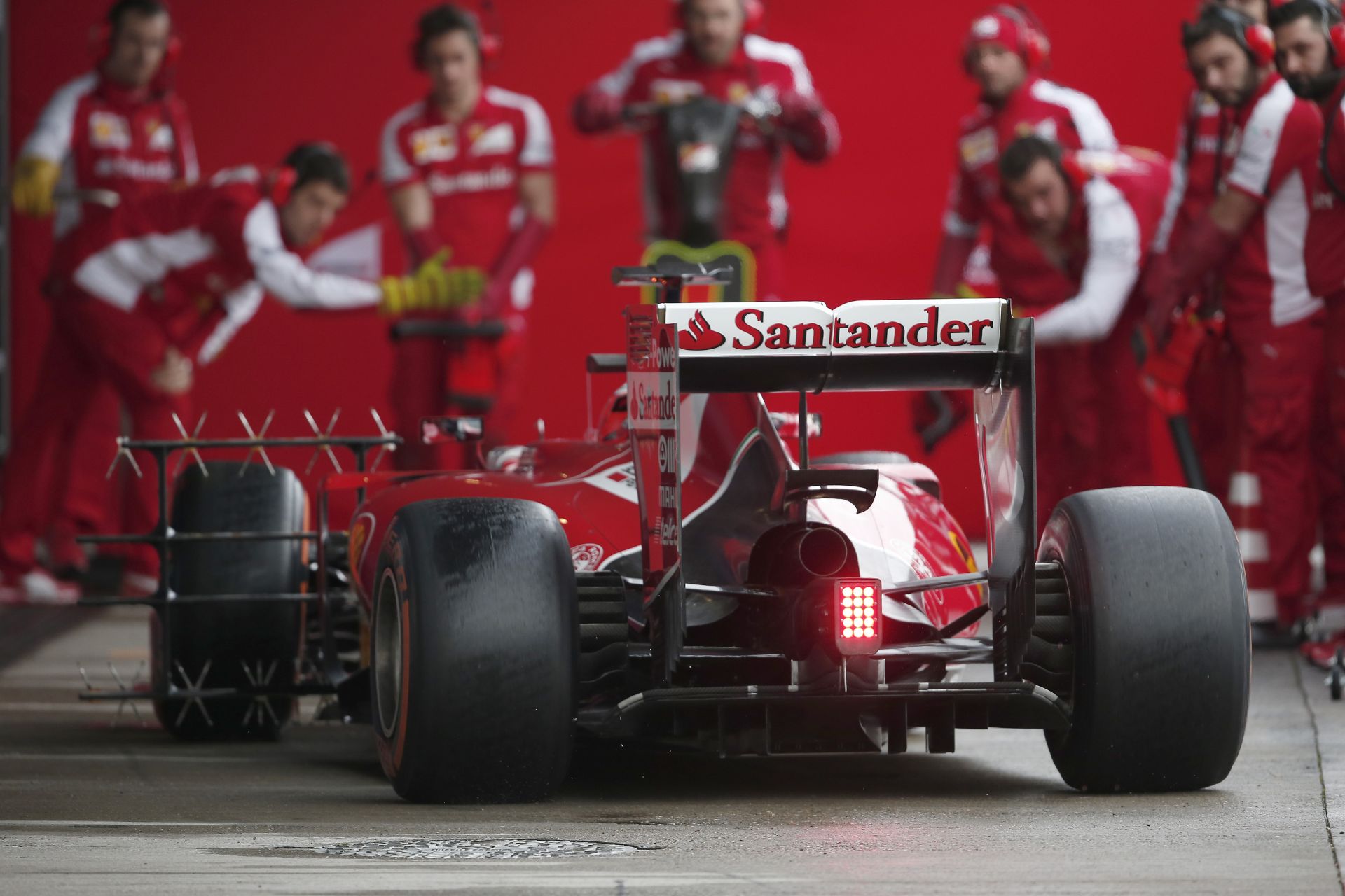 A Honda és a Mercedes leszavazta a Ferrarit: Nem lesz biturbós V8 az F1-ben