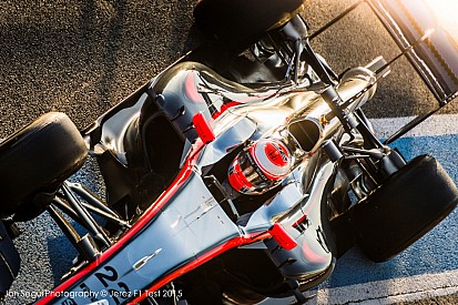 Nagyon rossz hír a McLaren-Honda rajongóinak: Vége a csapat tesztnapjának és a péntek is veszélybe került