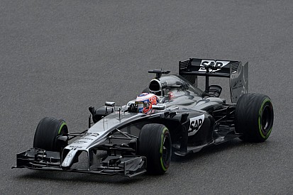 Tapadáshiány a McLarennél: furcsa év az esős teljesítmény terén