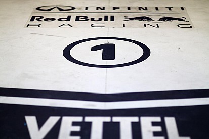 Átcsoportosítás a Red Bull-nál és a Renault-nál a problémák miatt