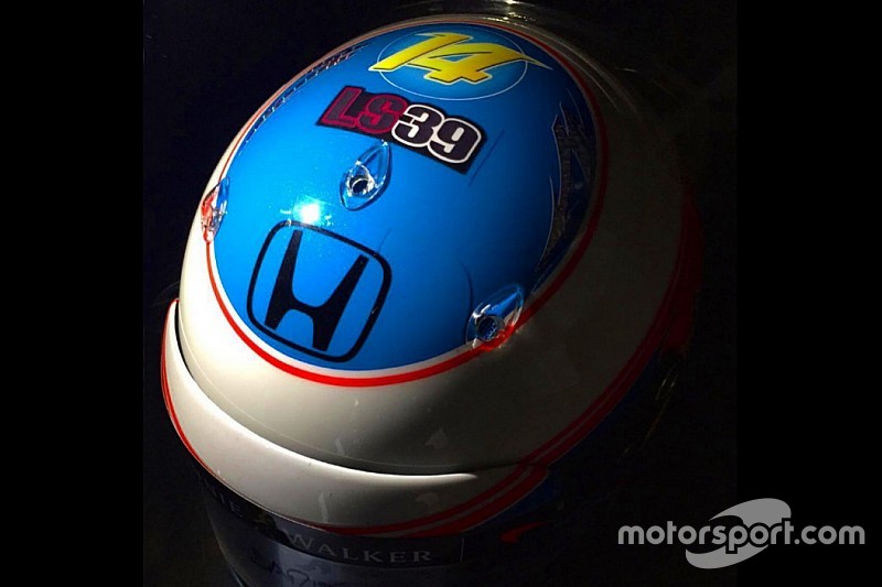 Alonso homenajea a Luis Salom en su casco para Canadá