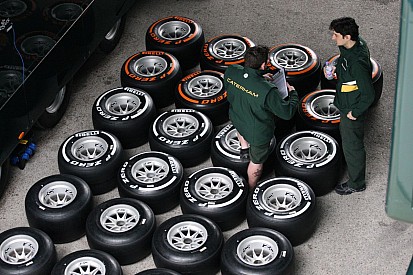 Pirelli: pénteken fellocsoljuk a jerezi pályát, elő az esőgumikkal! (frissítve)