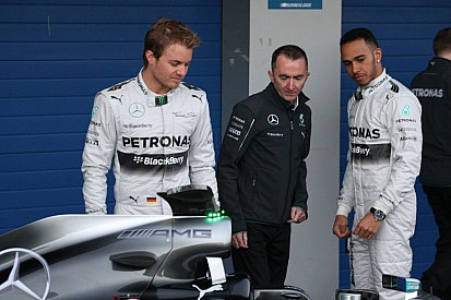 Videós bemutató a Mercedes 2014-es autójáról