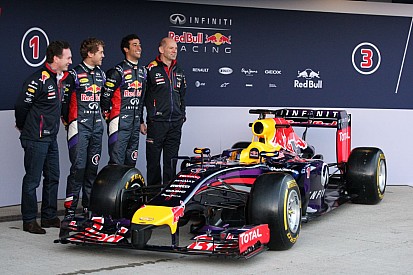 Videón a Red Bull bemutatója: Megérkezett az RB10
