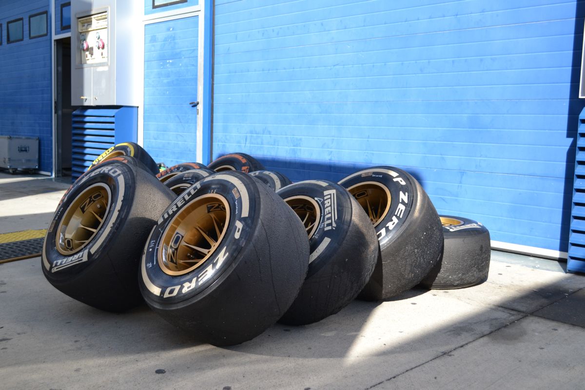Pirelli: Silverstone-ban 3-4 kiállás lehet