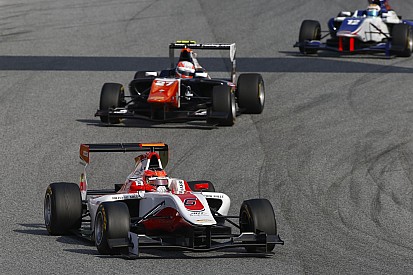 Az év egyik legkomolyabb előzését mutatta be a hatalmas francia tehetség a GP3-ban