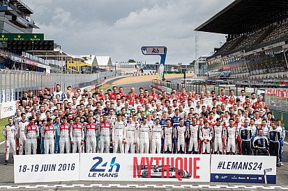 Video: Alex Wurz ontmoet oude bekenden bij Le Mans-fotoshoot