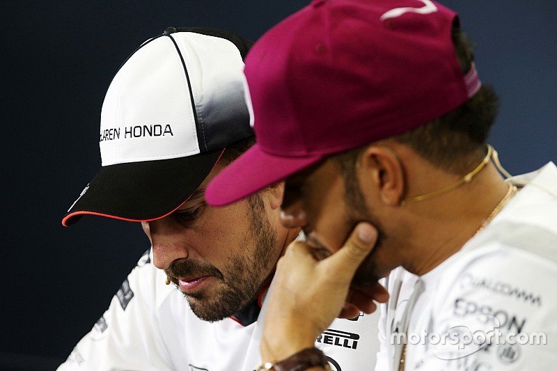 Alonso y Hamilton, unidos contra el reglamento