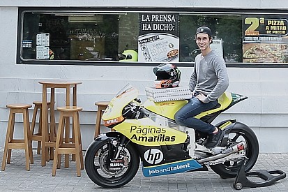 Rins se hace repartidor de comida a domicilio