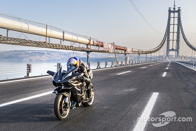 Sofuoglu packt’s: Topspeed-Rekord mit 400 km/h auf der Ninja H2R