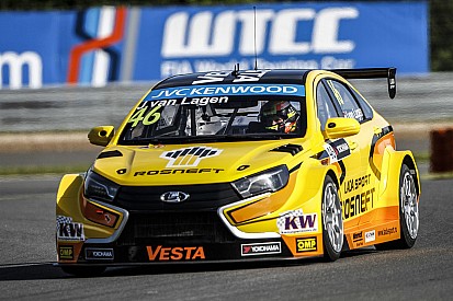 Jaap van Lagen test voor Lada op Magny-Cours