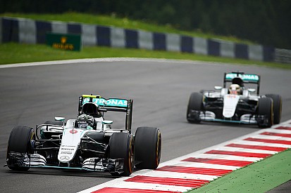 "Teamorders Mercedes zouden slecht zijn voor de F1", aldus Horner