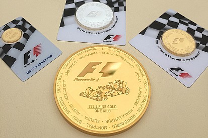 La F1 lanza monedas de oro con valor de 40 mil dólares