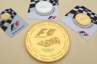La F1 lanza monedas de oro con valor de 40.000 dólares