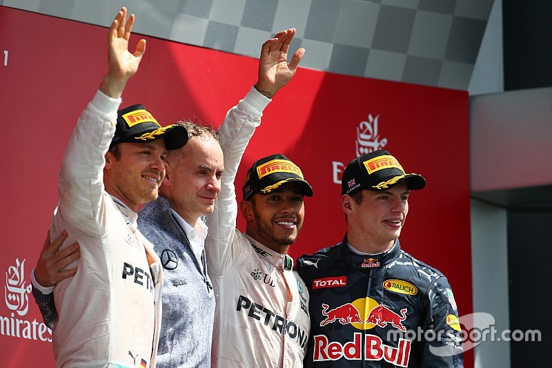 Verstappen in Engeland opnieuw op het podium, overwinning Hamilton