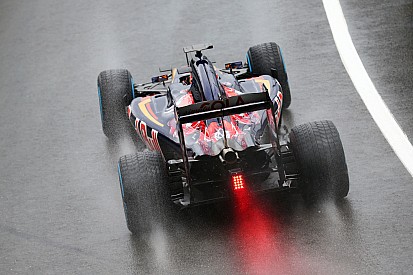 Topshots: Eerste F1-testdag op Silverstone met halo en nieuwe gezichten