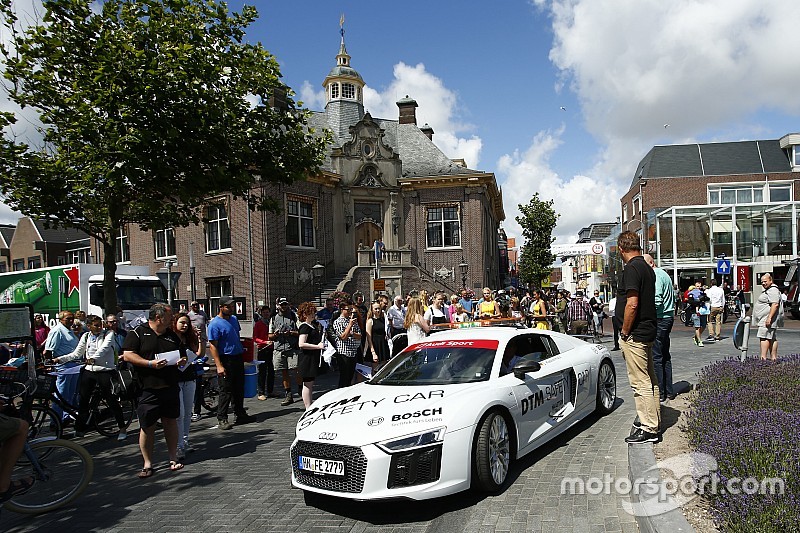 Topshots: Wat deden de DTM-coureurs op donderdag in Zandvoort?