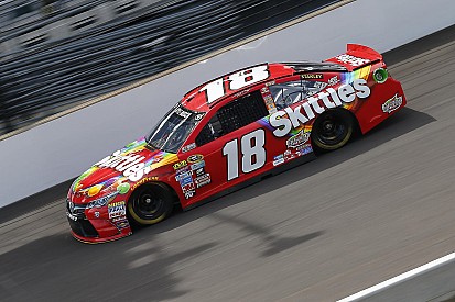 Indy-Auftakt: Kyle Busch mit Dreher und Bestzeit, Jeff Gordon mit Comeback
