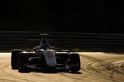 GP3 на Хунгароринзі: перший поул де Вріса