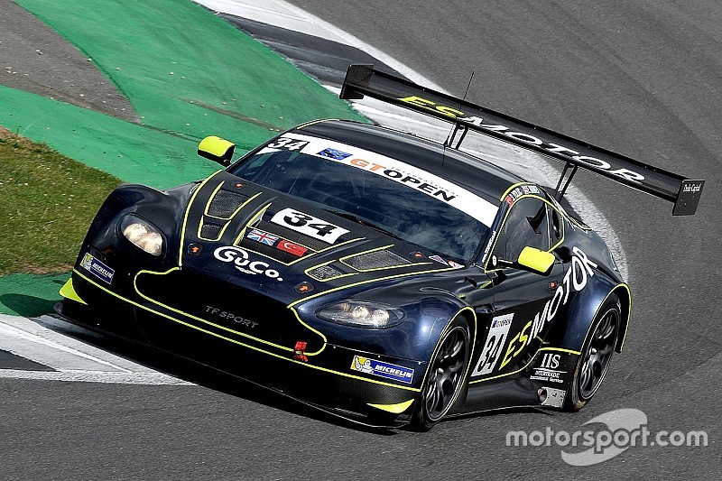 Hankey e Yoluc si aggiudicano Gara 2 a Silverstone