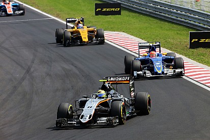 Pérez pide una aclaración del reglamento tras las maniobras de Verstappen