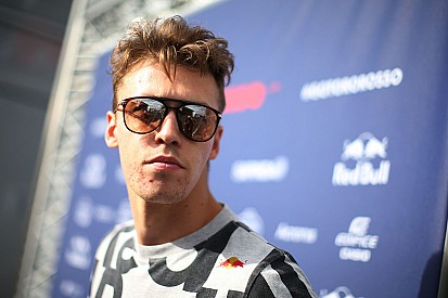 Kvyat aangeslagen: "Er lijkt geen eind aan te komen"