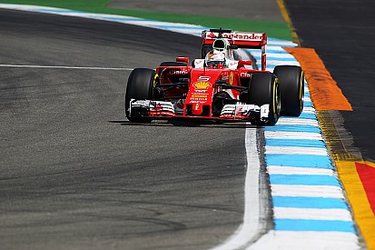 Vettel quiere límites "naturales" de pista y no sanciones