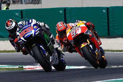 Márquez y Lorenzo comparten pista de entrenamiento en Alcarràs