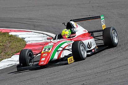 Brillante triunfo de Mick Schumacher que aún aspira al título de la F4