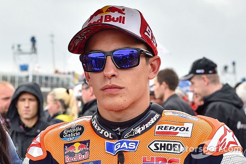 Marquez in ospedale per controllare la spalla lussata nelle Libere 3
