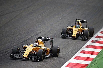 В Renault ще не «списали» Магнуссена та Палмера