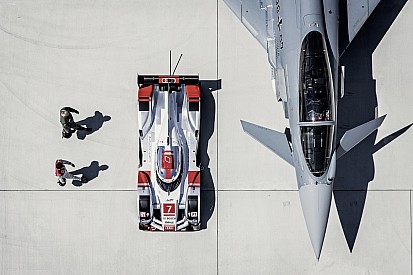 Bildergalerie: Audi R18 trifft auf Eurofighter Typhoon
