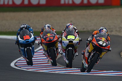 Binder zes tienden los van het veld in derde Brno-training